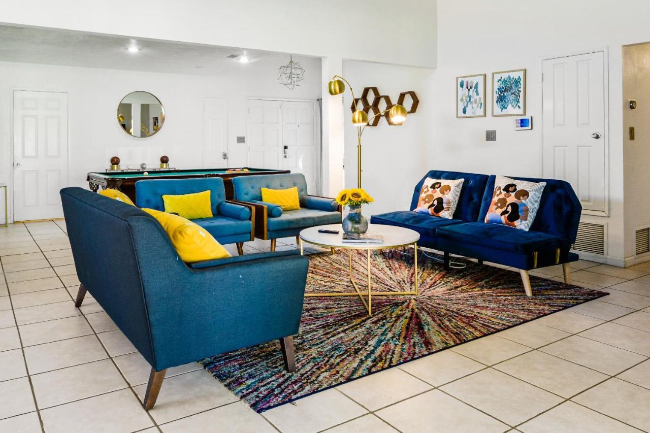 Desert Pool House: Sun, Swim, Sip & Stay Indio Luaran gambar