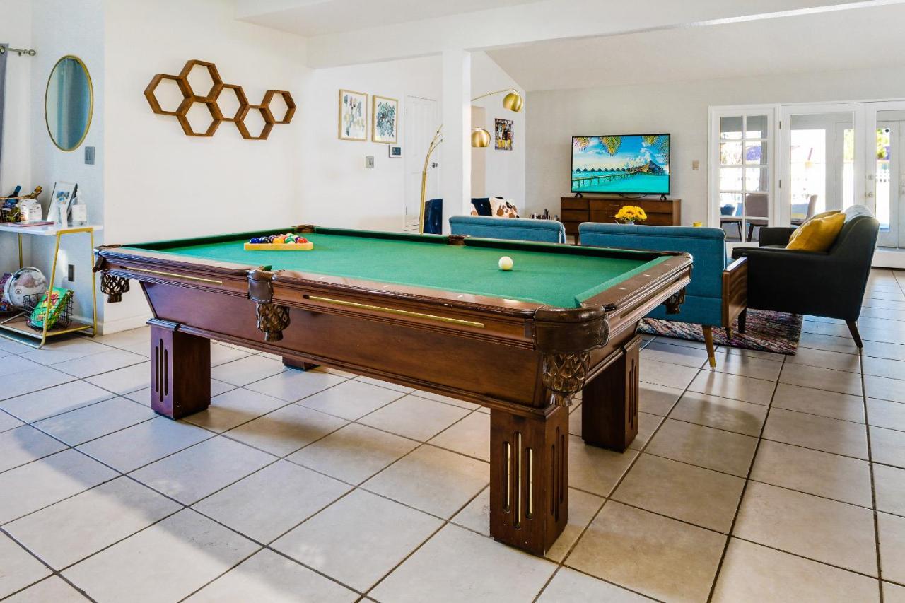 Desert Pool House: Sun, Swim, Sip & Stay Indio Luaran gambar