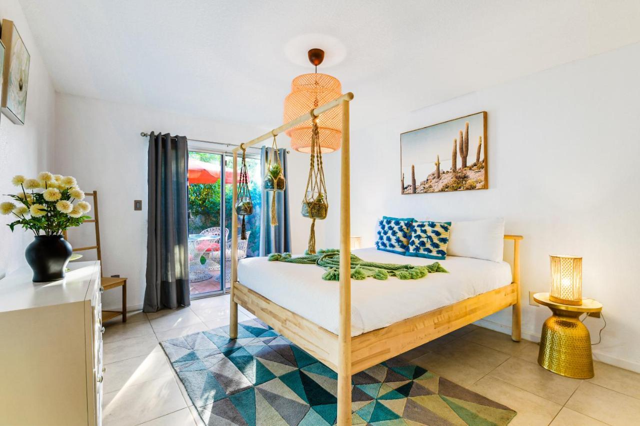 Desert Pool House: Sun, Swim, Sip & Stay Indio Luaran gambar